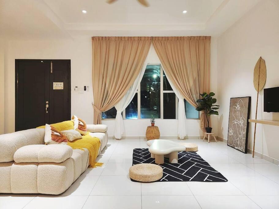 Botani Wabi Sabi Inshome 18 Rumah percutian