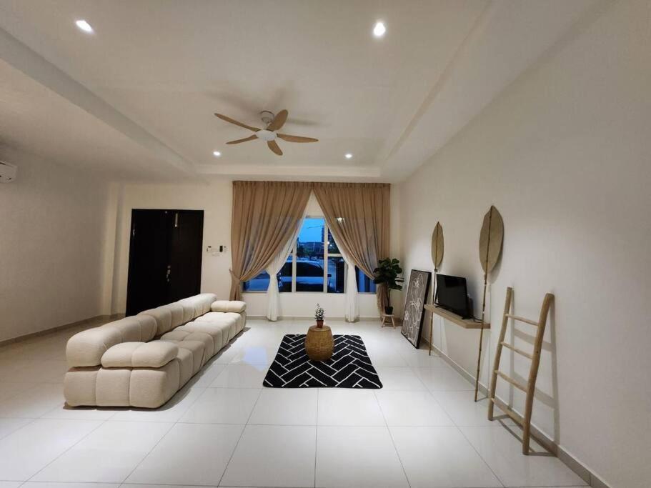 Botani Wabi Sabi Inshome 18 Rumah percutian